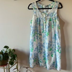 Lightweight Floral Sleeveless Nightie